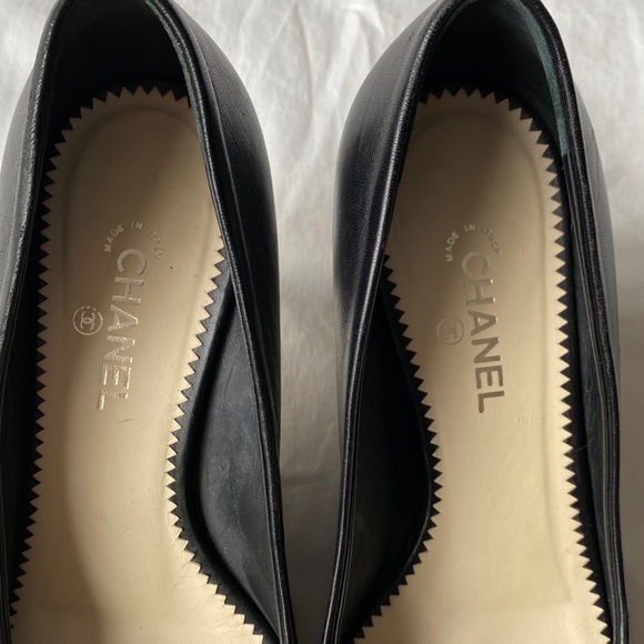 CHANEL Vintage Black Kitten Heels - Picture 5 of 8